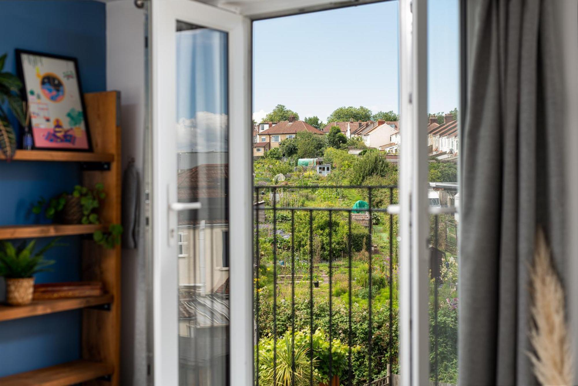 Charming Family Home With Stoves, Garden & Parking 브리스틀 외부 사진