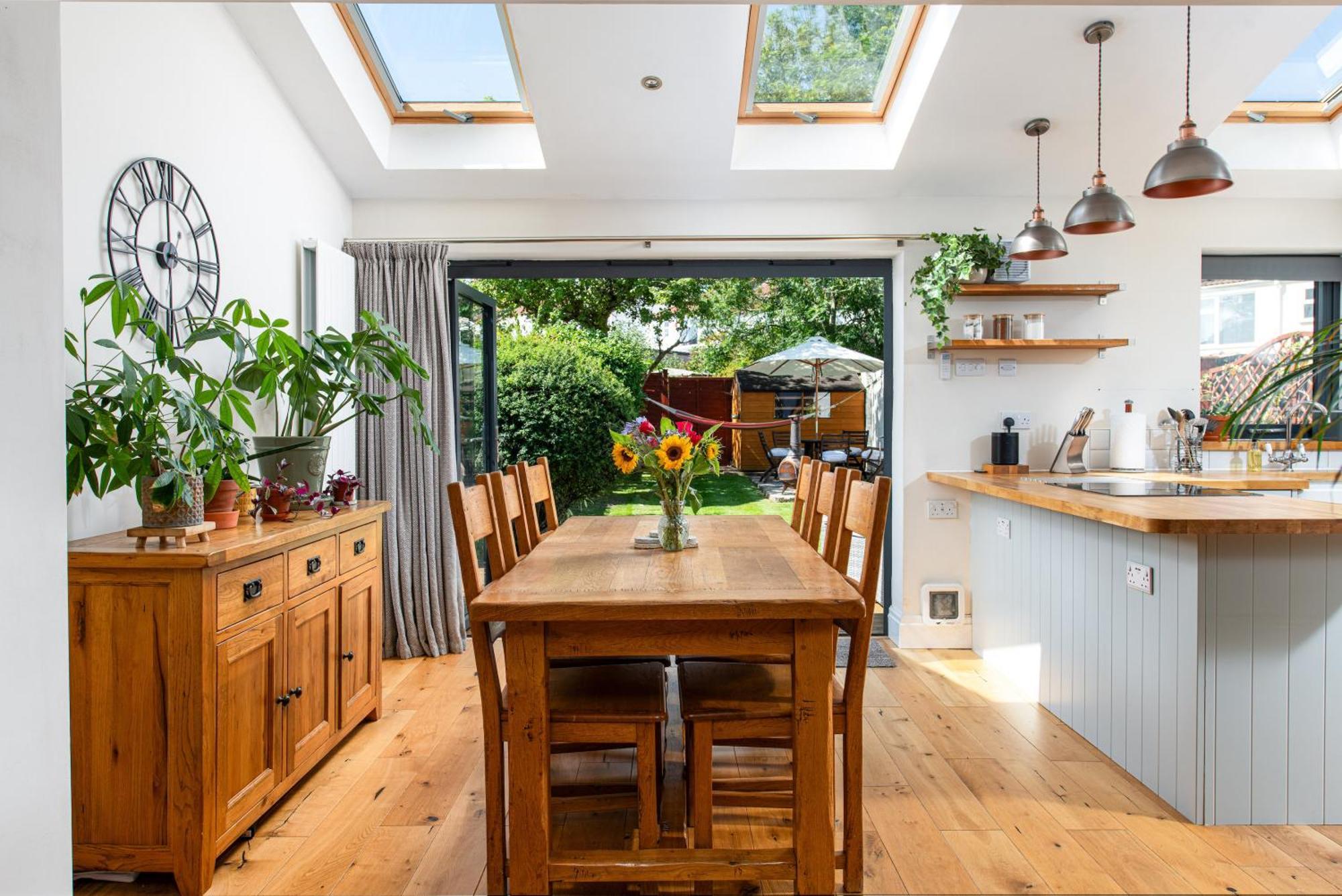 Charming Family Home With Stoves, Garden & Parking 브리스틀 외부 사진