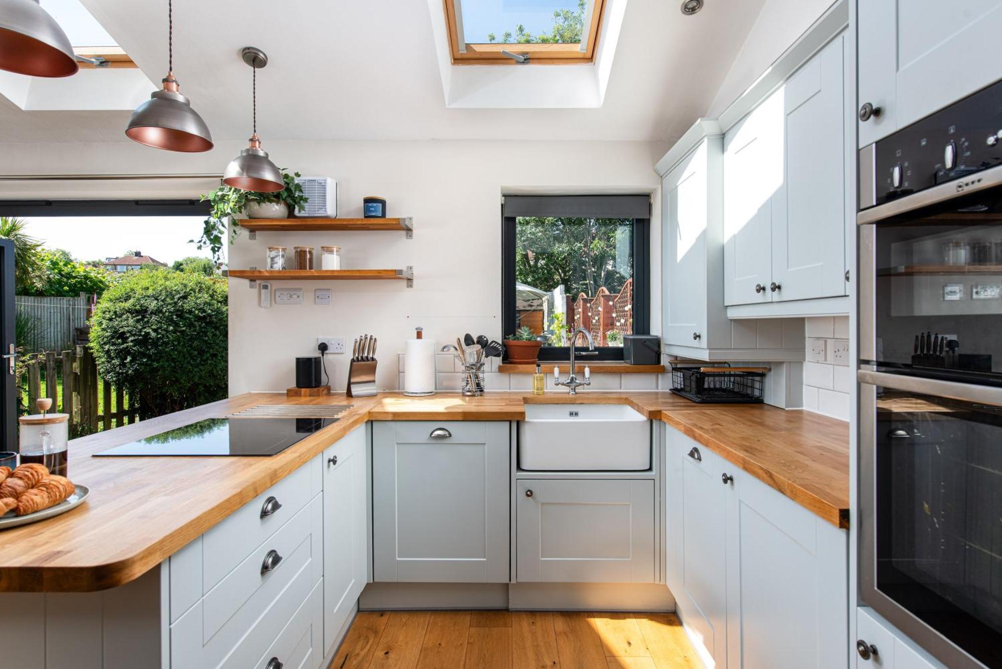 Charming Family Home With Stoves, Garden & Parking 브리스틀 외부 사진