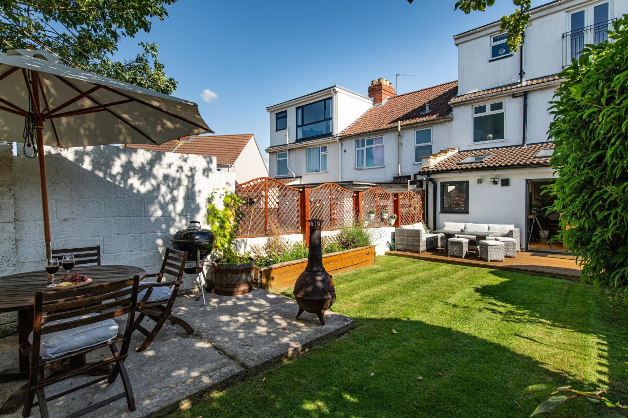 Charming Family Home With Stoves, Garden & Parking 브리스틀 외부 사진