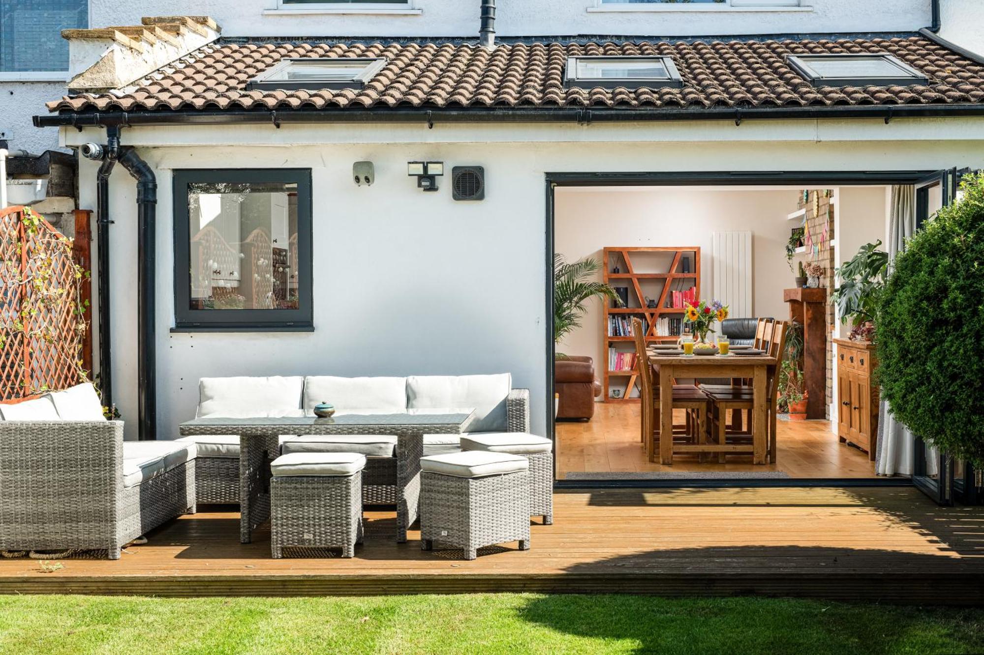 Charming Family Home With Stoves, Garden & Parking 브리스틀 외부 사진